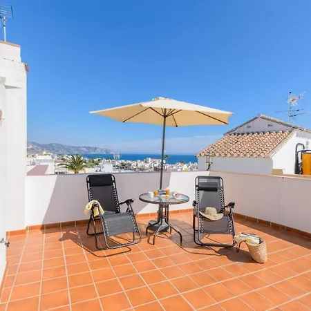 Apartamento -atico En El Centro De Nerja
