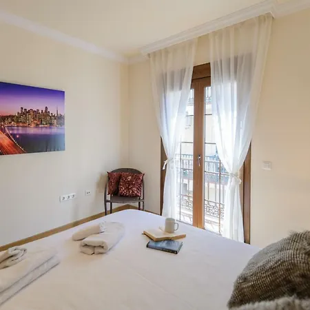 Apartamento -atico En El Centro De *