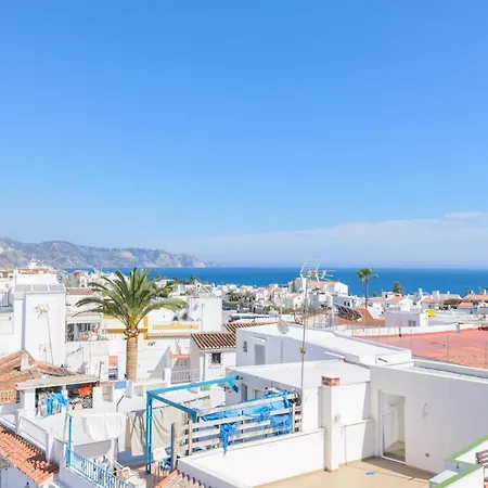Apartamento -atico En El Centro De * Nerja